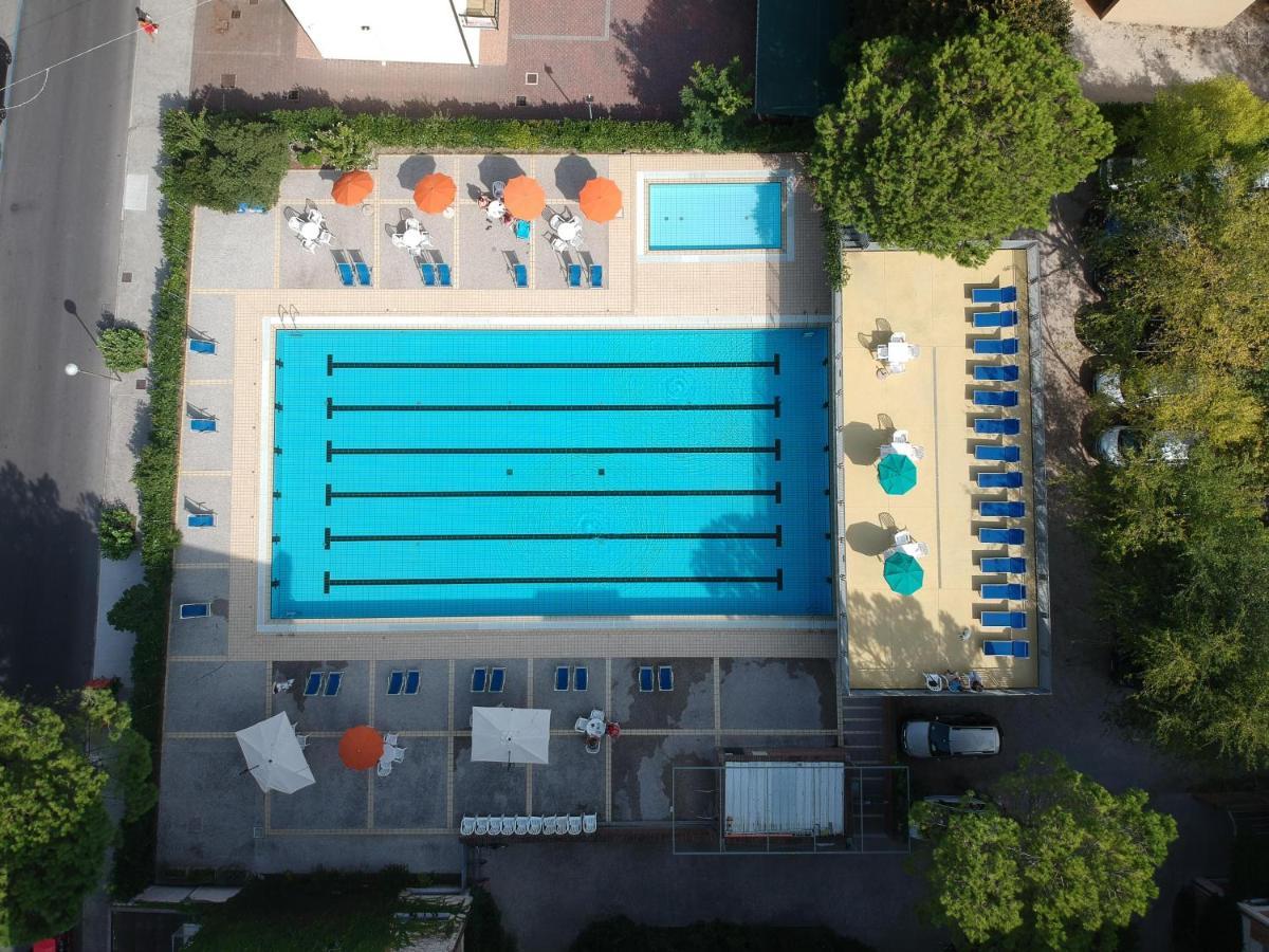 Condominio Res. Palace Bibione Extérieur photo